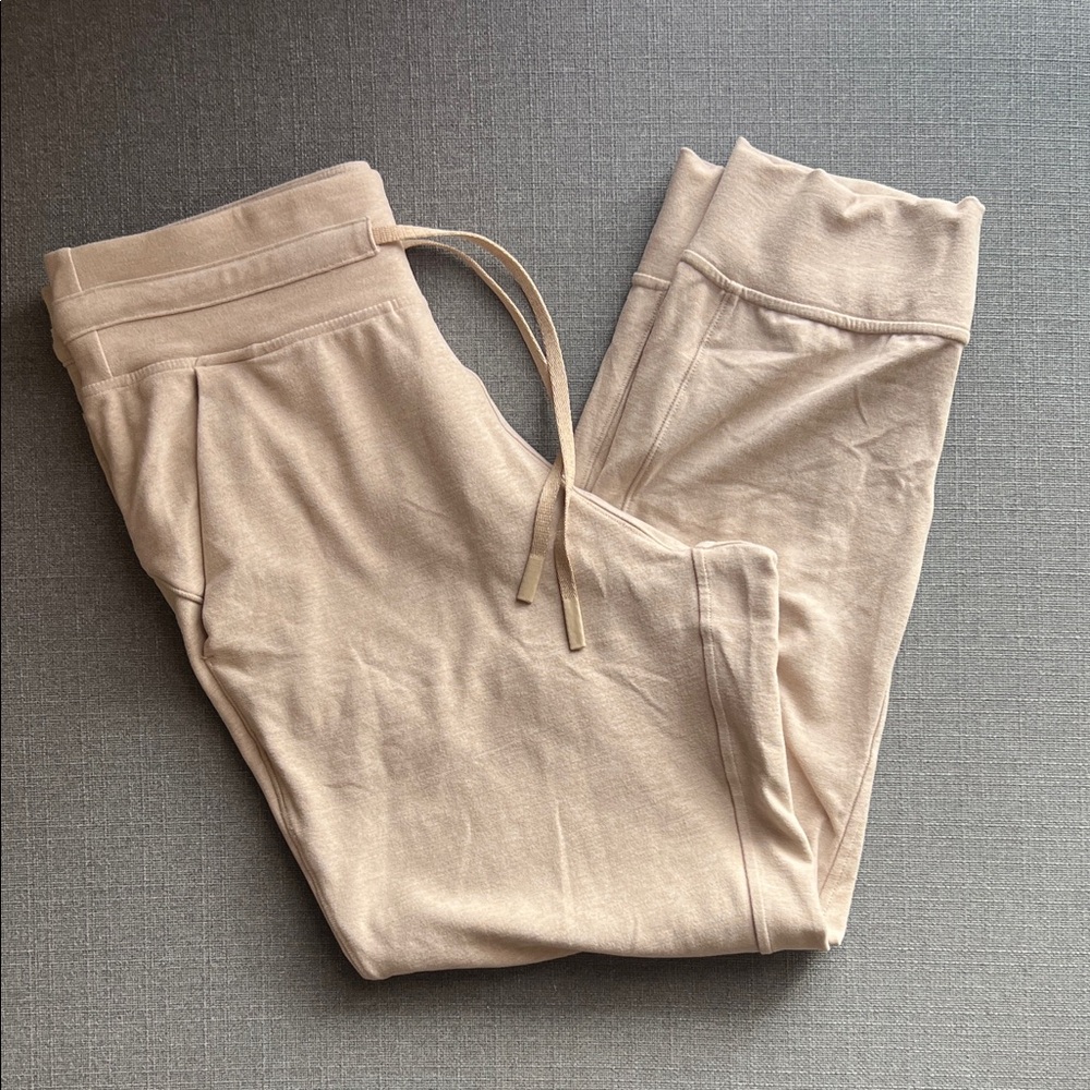 Lululemon cropped joggers